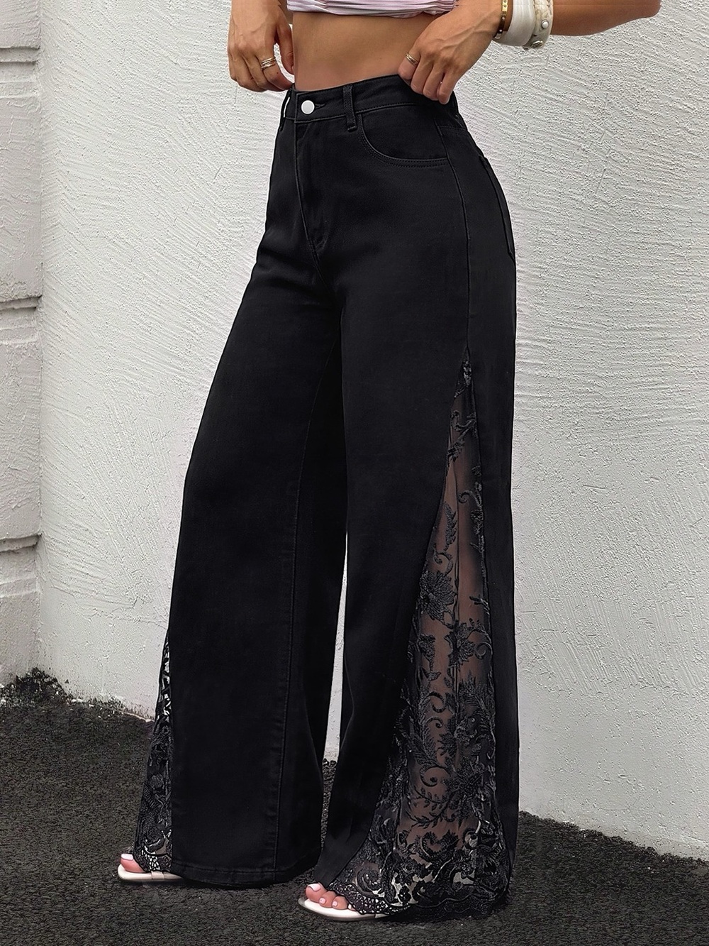 Lace Detail Wide-Leg Jeans